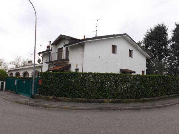 casa indipendente in vendita a Burago di Molgora