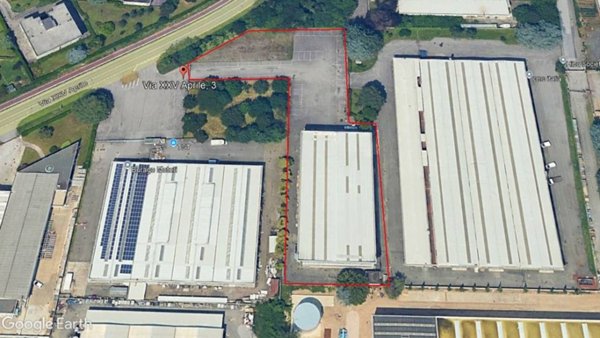 locale commerciale in vendita a Burago di Molgora