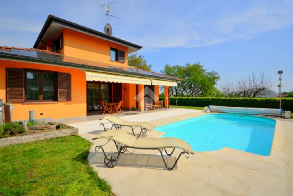 casa indipendente in vendita a Burago di Molgora