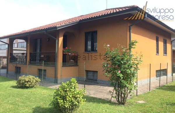 casa indipendente in vendita a Burago di Molgora