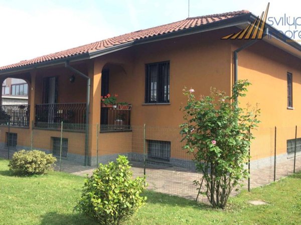 casa indipendente in vendita a Burago di Molgora