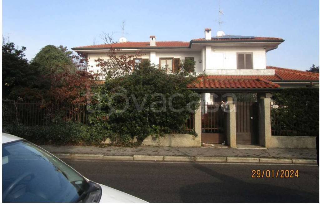 casa indipendente in vendita a Burago di Molgora