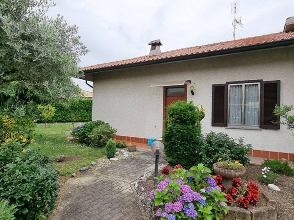 casa indipendente in vendita a Burago di Molgora