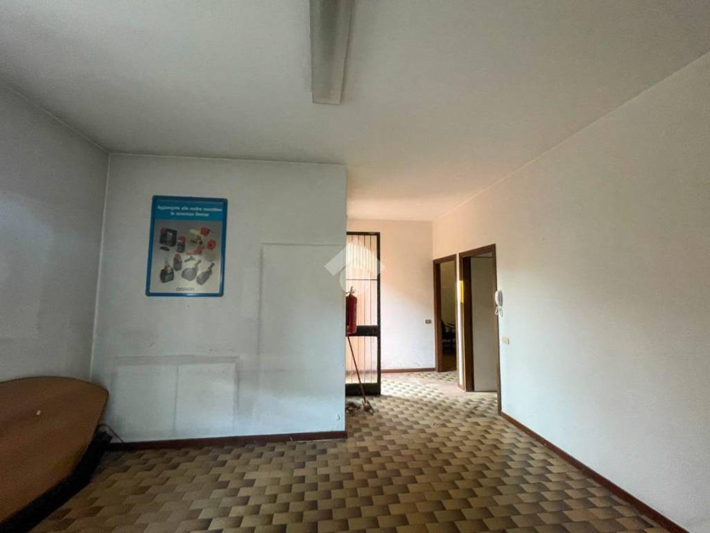 ufficio in vendita a Burago di Molgora