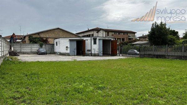 capannone in vendita a Burago di Molgora