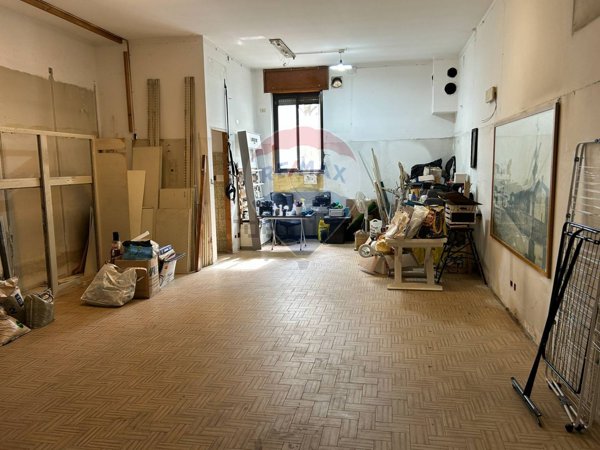 locale commerciale in vendita a Burago di Molgora