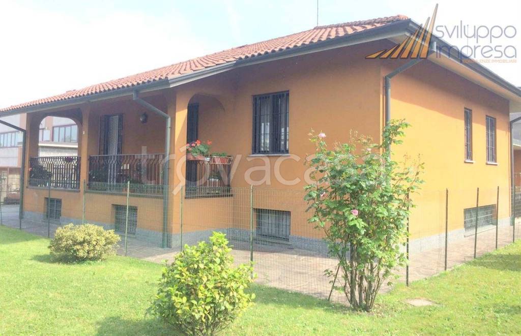 casa indipendente in vendita a Burago di Molgora