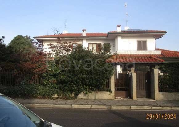 casa indipendente in vendita a Burago di Molgora