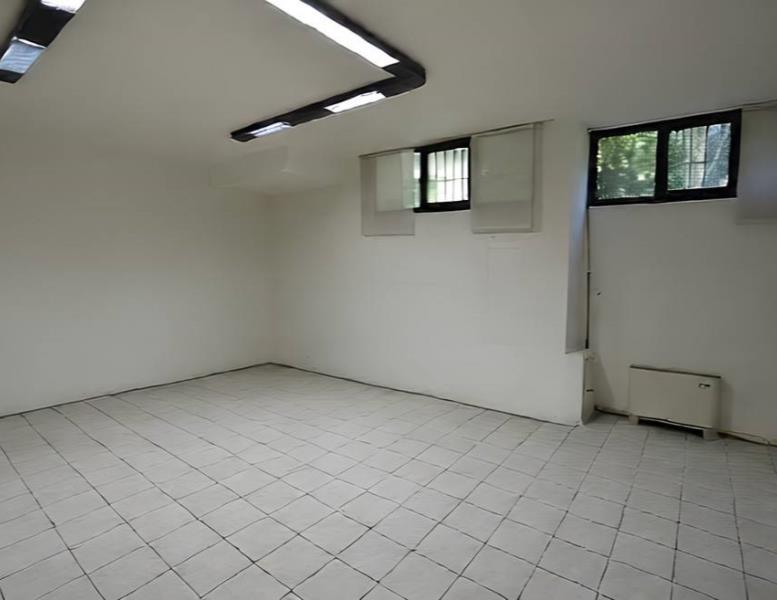 locale commerciale in vendita a Burago di Molgora