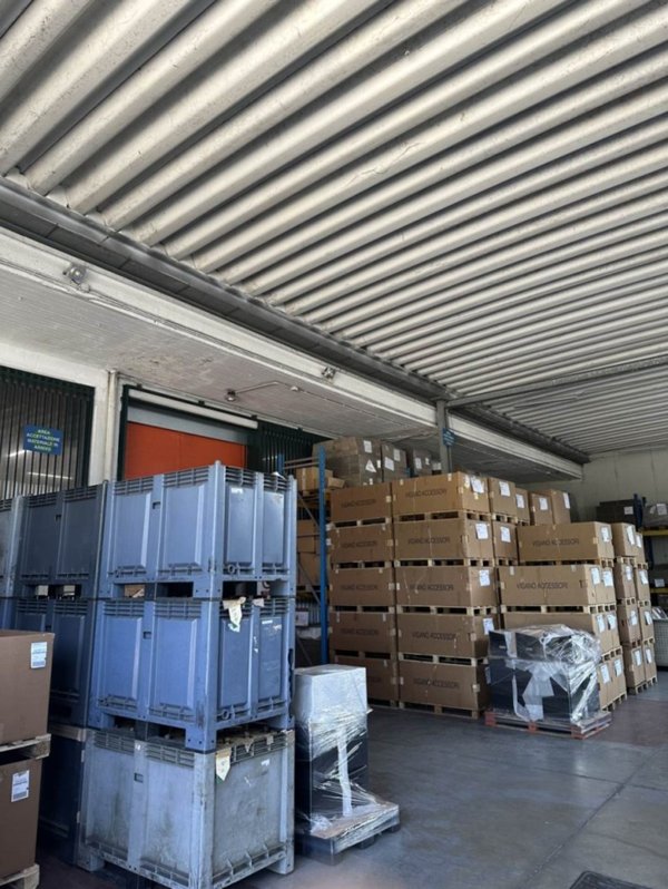 locale commerciale in vendita a Burago di Molgora