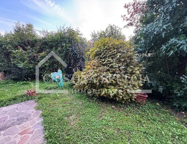 casa indipendente in vendita a Burago di Molgora