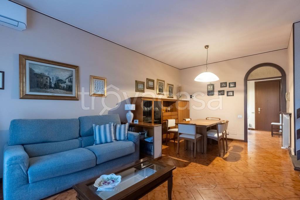 casa indipendente in vendita a Burago di Molgora