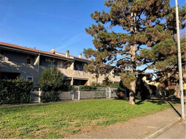 casa indipendente in vendita a Burago di Molgora