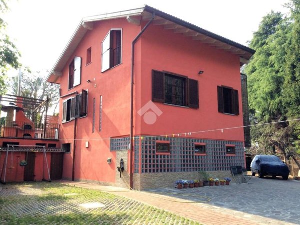 casa indipendente in vendita a Camparada