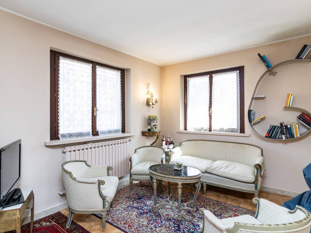 casa indipendente in vendita a Camparada