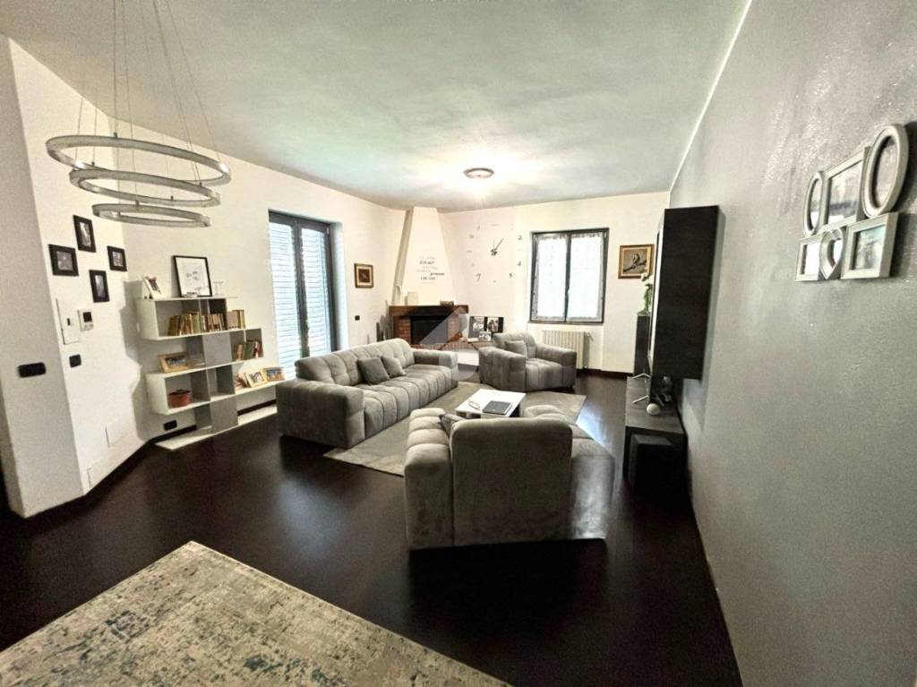 casa indipendente in vendita a Camparada