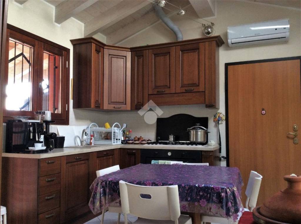 appartamento in vendita a Camparada