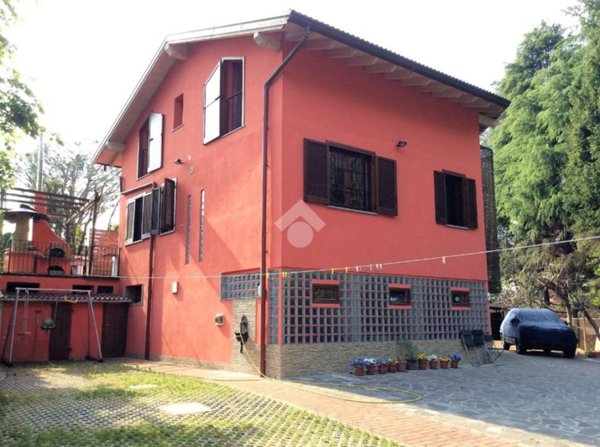 casa indipendente in vendita a Camparada
