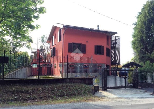 casa indipendente in vendita a Camparada