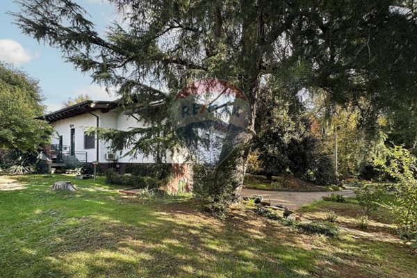 casa indipendente in vendita a Camparada