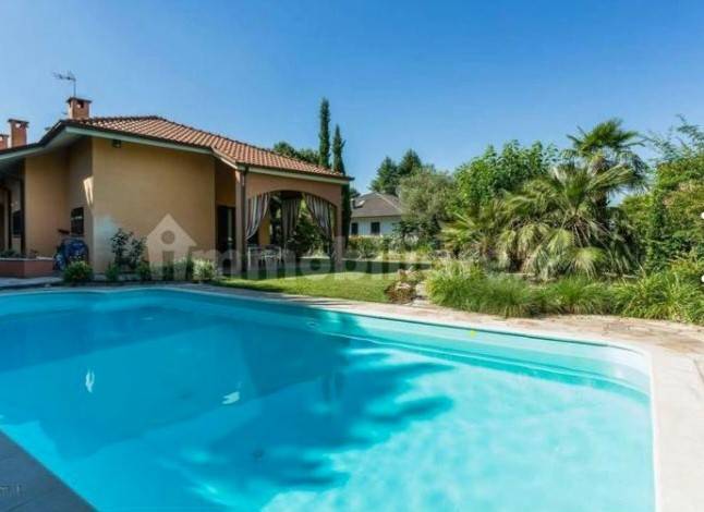 casa indipendente in vendita a Camparada