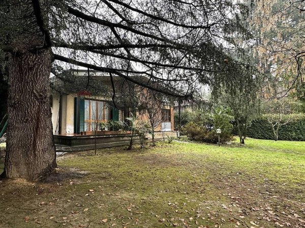 casa indipendente in vendita a Camparada