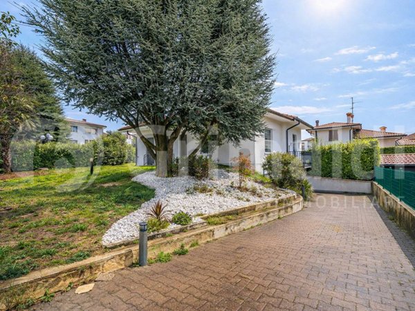 casa indipendente in vendita a Camparada