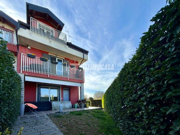 casa indipendente in vendita a Camparada