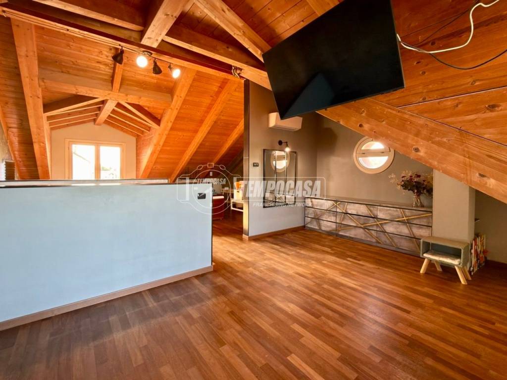 casa indipendente in vendita a Camparada