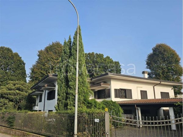 casa indipendente in vendita a Camparada