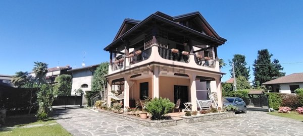casa indipendente in vendita a Camparada