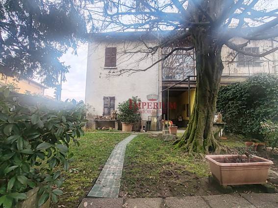 intera palazzina in vendita a Camparada