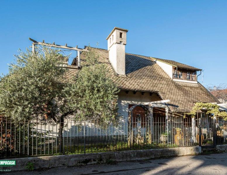 casa indipendente in vendita a Carate Brianza