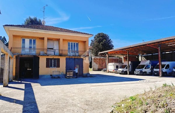 casa indipendente in vendita a Carate Brianza