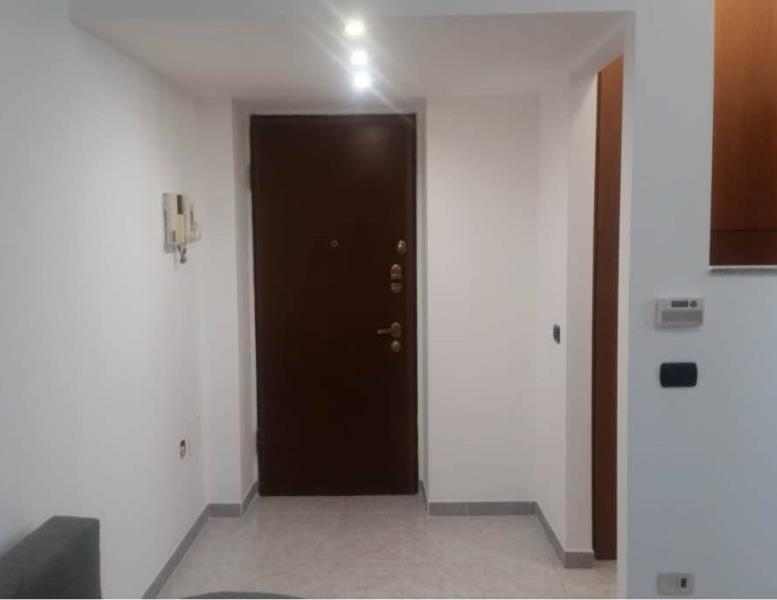 appartamento in vendita a Carate Brianza in zona Agliate