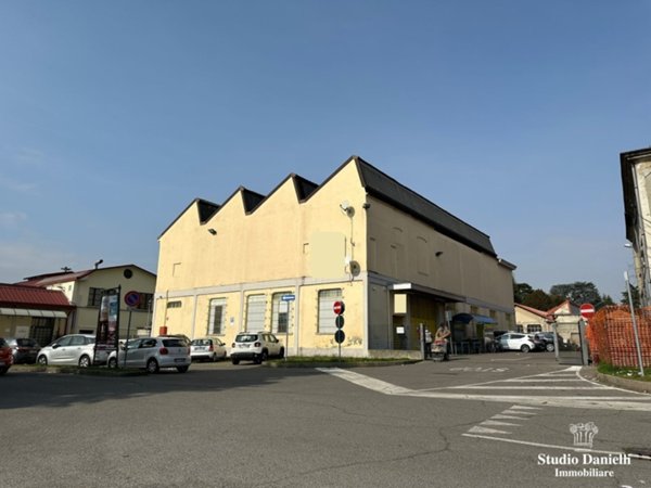 locale di sgombero in vendita a Carate Brianza