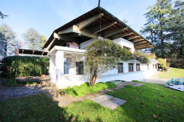 casa indipendente in vendita a Carate Brianza