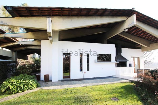 casa indipendente in vendita a Carate Brianza
