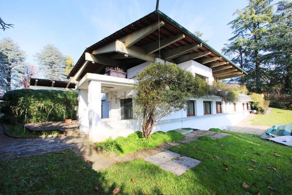 casa indipendente in vendita a Carate Brianza