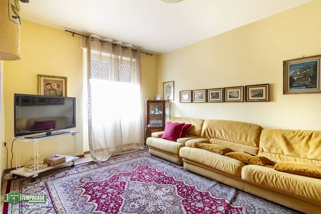 appartamento in vendita a Carate Brianza
