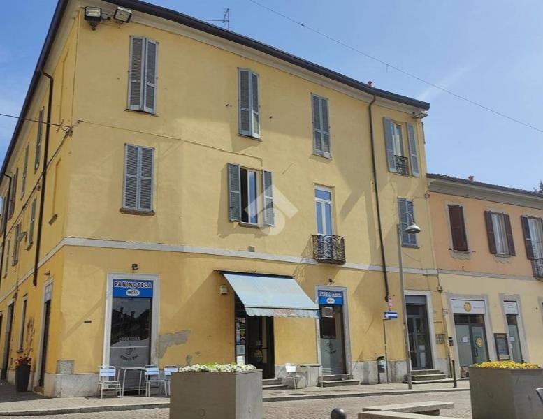 locale commerciale in vendita a Carate Brianza