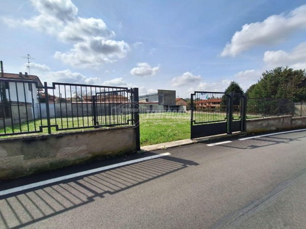 casa indipendente in vendita a Carate Brianza in zona Agliate