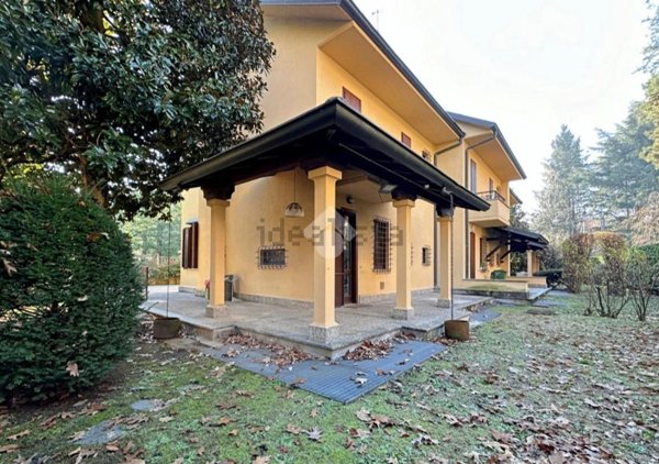 casa indipendente in vendita a Carate Brianza