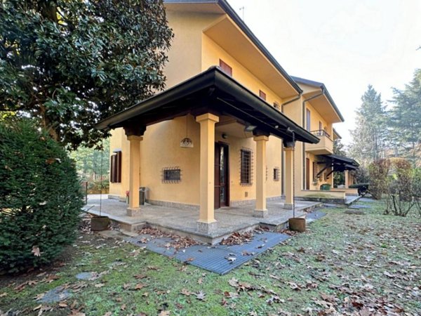casa indipendente in vendita a Carate Brianza