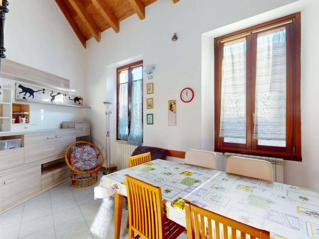 appartamento in vendita a Carate Brianza