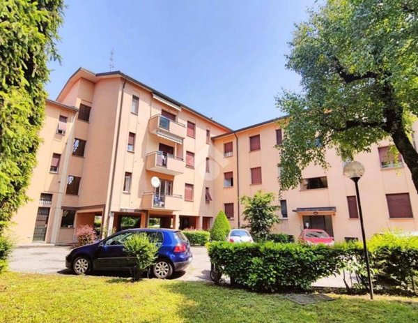 appartamento in vendita a Carate Brianza
