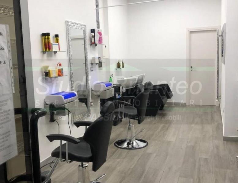 negozio in vendita a Carate Brianza