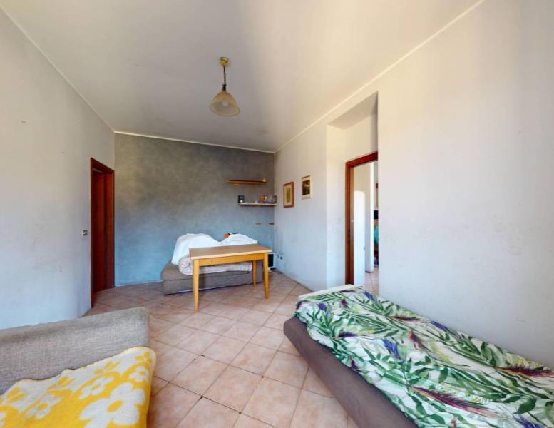 appartamento in vendita a Carate Brianza in zona Agliate