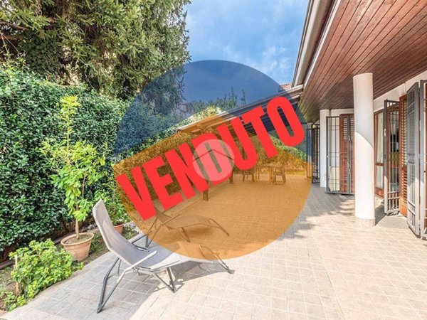 casa indipendente in vendita a Carate Brianza