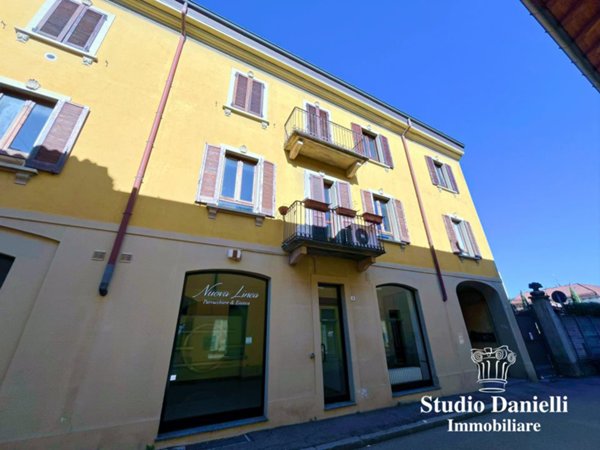 ufficio in vendita a Carate Brianza in zona Agliate